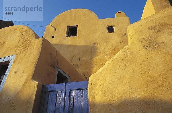 niedrig Wohnhaus gelb Ansicht Flachwinkelansicht Santorin Kykladen Winkel Griechenland