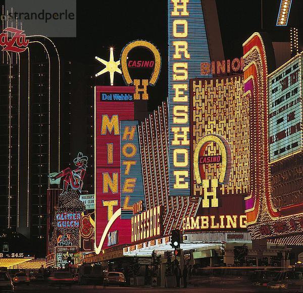Casinos beleuchtet nachts  Las Vegas  Nevada  USA
