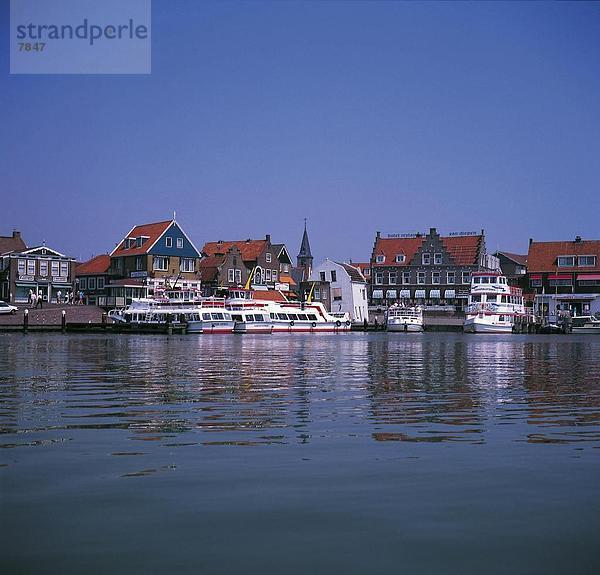 Boote im Hafen  Volendam  Niederlande