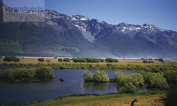 Berge in der Nähe von Lake  Lake Wakatipu  Südinsel  Neuseeland