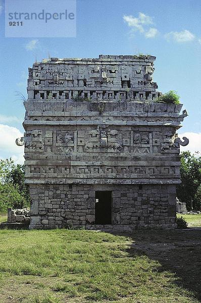 Ruinen der antiken Maya Tempel  Chichen Itza  Mexiko