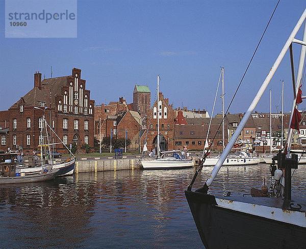 Gebäuden Waterfront  Wismar  Hanse  Mecklenburg-Vorpommern  Deutschland