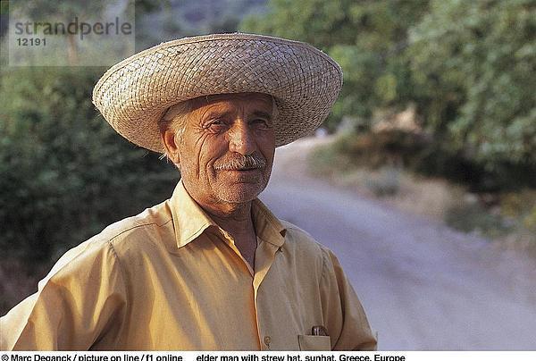 Porträt von älterer Mann mit Strohhut  Griechenland