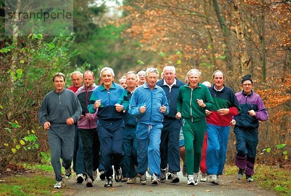 Senior Männer Joggen im park