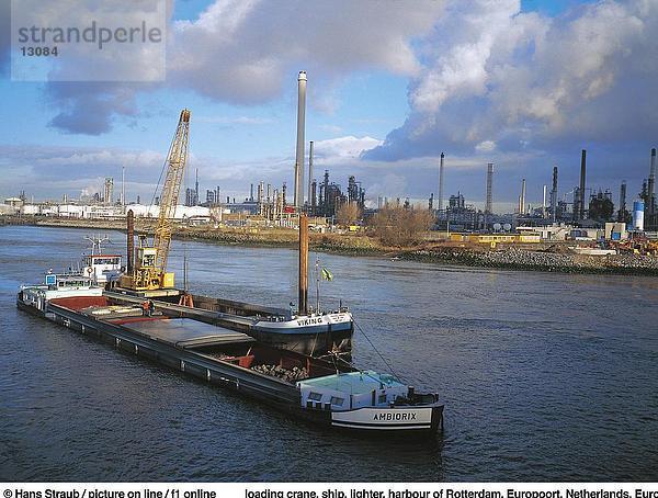 Erhöhte Ansicht der Containerschiff im Meer in der Nähe von Hafen Europoort  Hafen von Rotterdam  Rotterdam  Niederlande