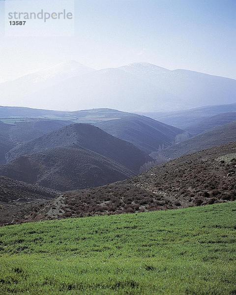 Panoramische Ansicht der Gebirge  Sierra del Moncayo  Spanien