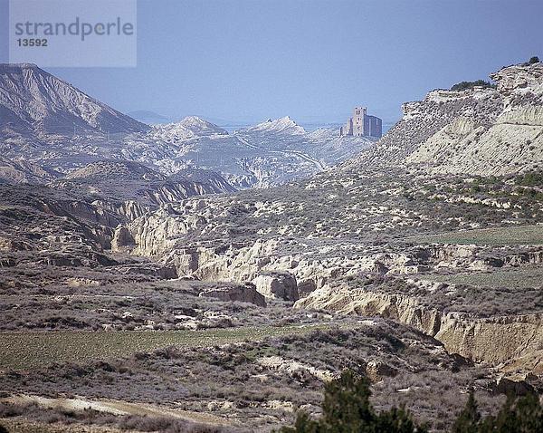 Alten Ruinen einer Burg auf einem Berg  Caparroso  Spanien