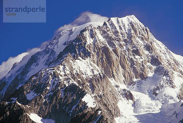 Schneebedeckte Berge gegen blauer Himmel  Mont Blanc  Alpen  Frankreich
