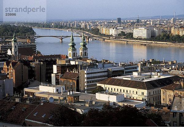 Budapest Hauptstadt hoch oben Flussufer Ufer Stadtansicht Stadtansichten Ansicht Flachwinkelansicht Donau Winkel Ungarn