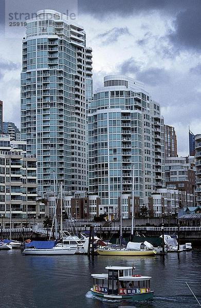 Boot Hafen an Gebäuden  Vancouver Island  British Columbia  Kanada