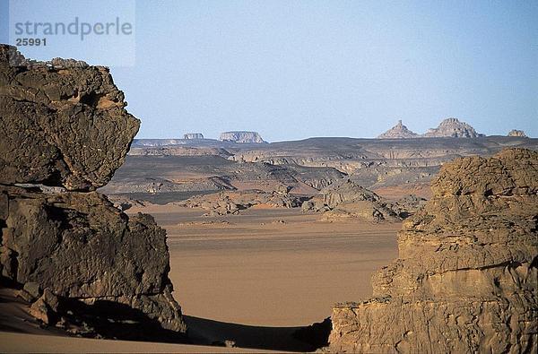 Felsformationen in der Wüste  Akakus  Tadrart  Sahara-Wüste  Libyen