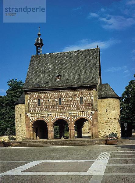 Fassade des Klosters  Benediktiner Kloster Lorsch  Hessen  Deutschland