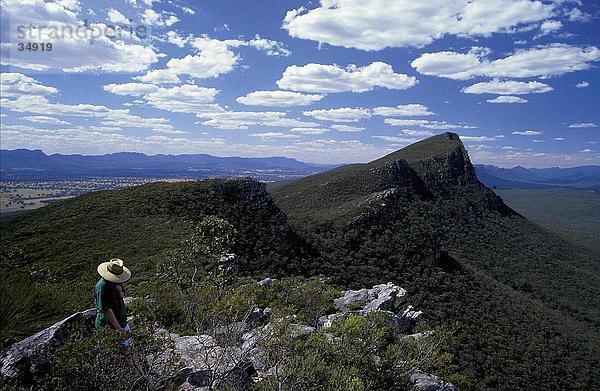 Wolken über Gebirge  Mt abrupten  Grampians Nationalpark  Victoria  Australien