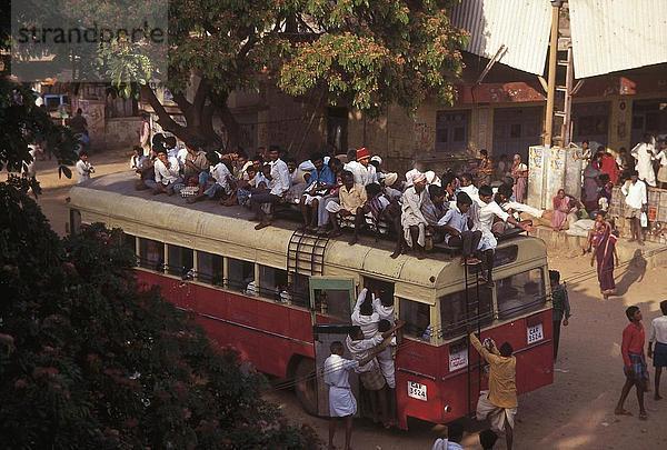Leute sitzen in Bus  Indien