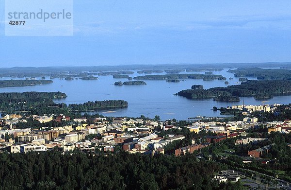 Stadt am Seeufer  Kallavesi See  Kuopio  Nord-Savo  Finland