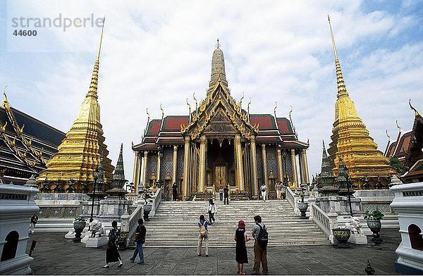 Fassade des buddhistischen Tempels  Wat Phra Kaeo  Grand Palace  Bangkok  Thailand
