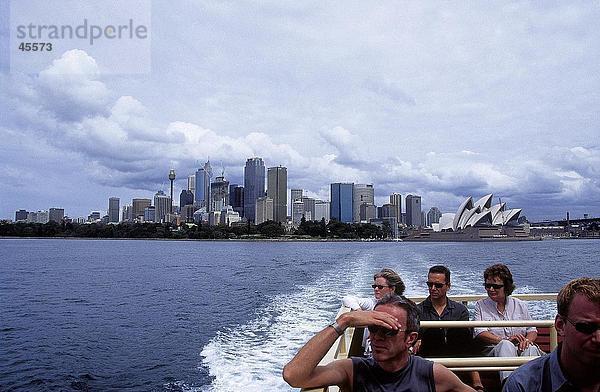 Touristen auf einem Boot  Sydney  New South Wales  Australien