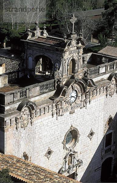 Erhöhte Ansicht des Klosters  Kloster von Lluc  Serra de Tramuntana  Mallorca  Balearen  Spanien