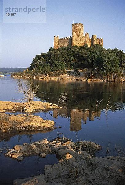 Schloss auf dem Hügel  Tejo  Portugal