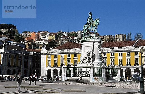 Reiterstatue in Stadt  König Jose i. Statue  Praca do Comercio  Baixa  Lissabon  Portugal