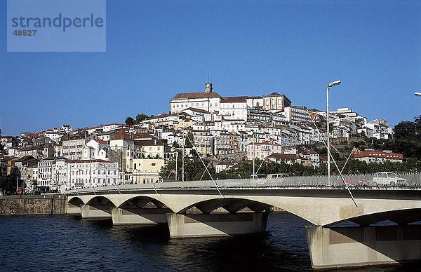 Brücke über Fluss  Santa Clara Brücke  Mondego  Coimbra  Lissabon  Portugal