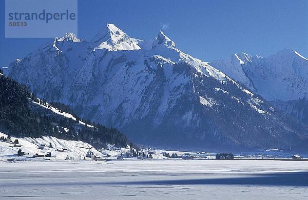 Schneebedeckte Berge  Schweizer Alpen  Schweiz