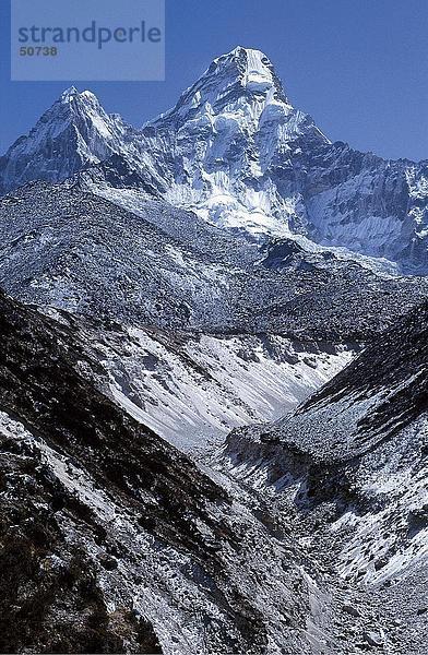 Schneebedeckte Berggipfel  Ama Dablam  Himalaya  Nepal