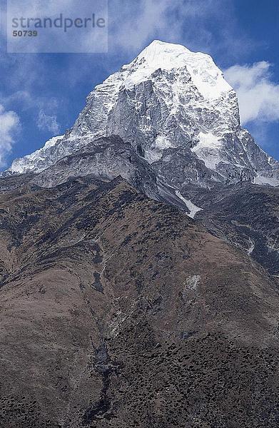 Untersicht der Berggipfel  Ama Dablam  Himalaya  Khumbu  Nepal