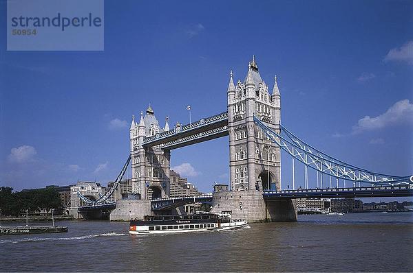 Brücke über Fluss  Tower Bridge  Themse  London  England