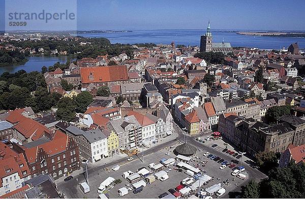 Erhöhte Ansicht der Stadt  Stralsund  Mecklenburg-Vorpommern  Deutschland