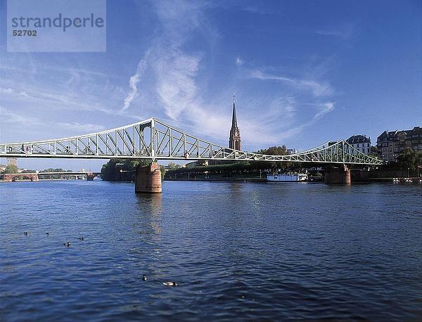 Brücke über Fluss  Main  eisernen Steg  Frankfurt  Deutschland