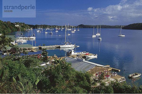 Boote im Hafen  Tonga