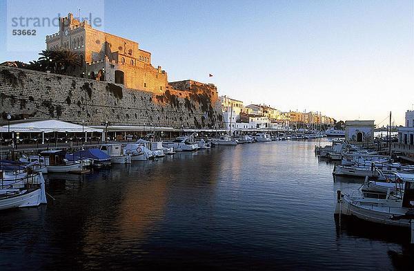 Boote im Hafen  Ciutadella  Menorca  Balearen Inseln  Spanien