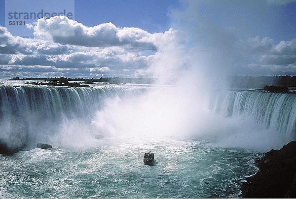 Wasserfall in River  Niagara Falls  Niagara River  Ontario  Kanada