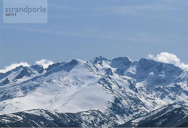 Erhöhte Ansicht von Schnee bedeckt Gebirge  Circo de Gredos  Avila  Provinz Avila  Spanien