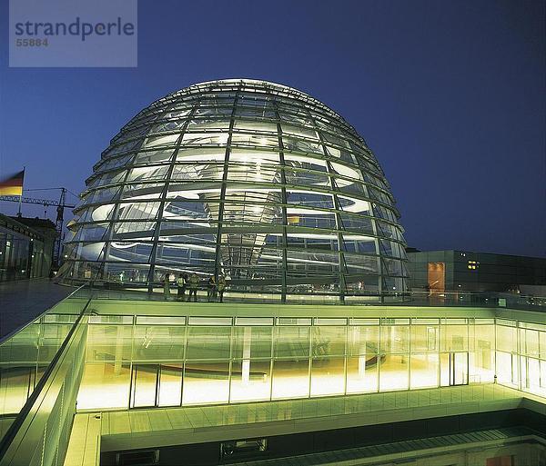 Kuppel des Gebäudes  Reichstagsgebäude  Berlin  Deutschland  Europa