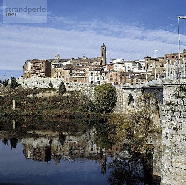 Brücke über Tormes Fluss  Spanien  Europa
