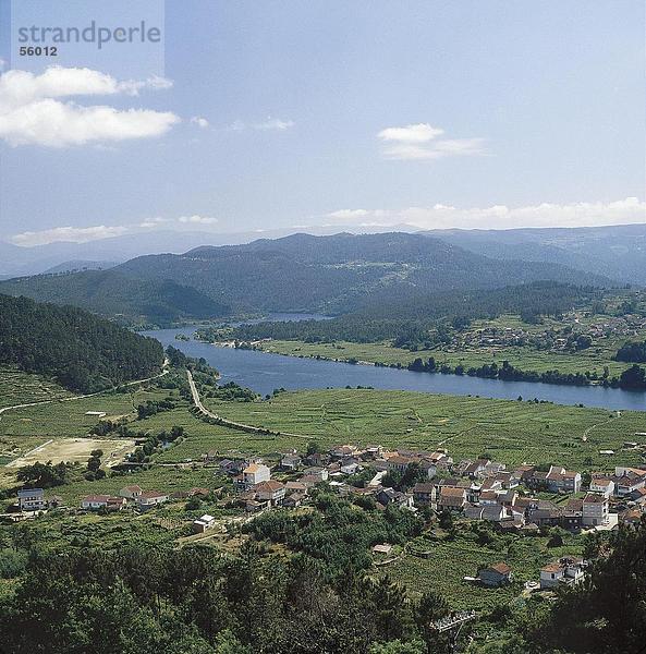 Erhöhte Ansicht River  Galicien  Europa