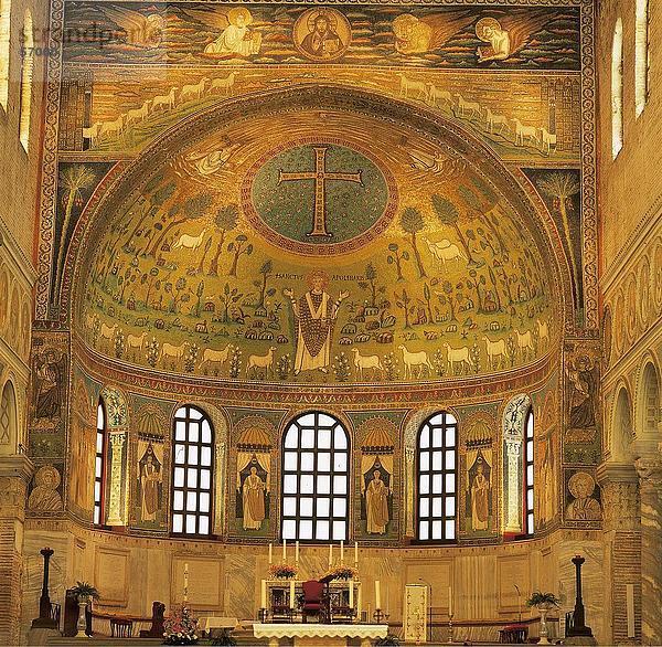 Innere der Kirche  Ravenna  Italien  Europa