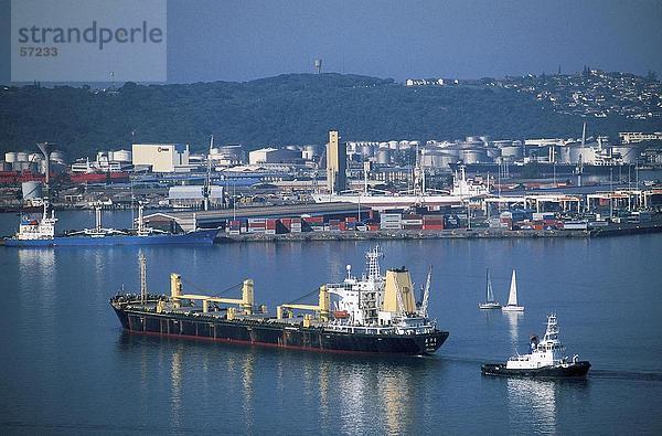 nahe Hafen Industrie Schiff