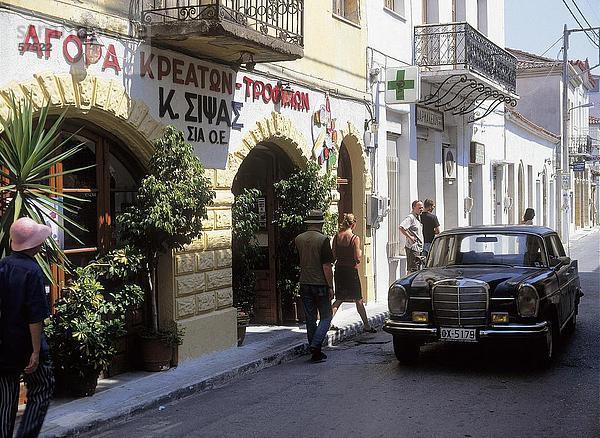 Mercedes-Benz an Restaurant  Peloponnes  Griechenland