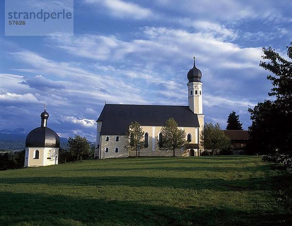 Kirche Landschaft  Wallfahrtskirche  Wilparting  Irschenberg  Bayern  Deutschland