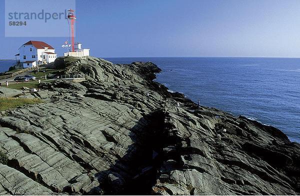 Leuchtturm auf einer Klippe auf eine Küste  Nova Scotia  Kanada
