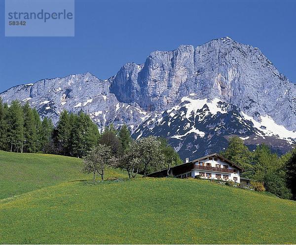 niedrig Wohnhaus Landschaft Ansicht Flachwinkelansicht Winkel