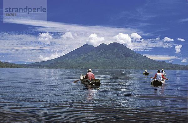 Menschen Angeln im See  Lake Atitlan  Guatemala