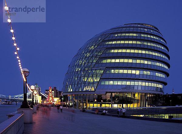 Rathaus beleuchtet nachts  New City Hall  London  Frankreich  Europa