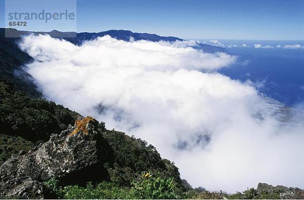 Erhöhte Ansicht von Nebel und Berge  El Hierro  Kanaren  Spanien