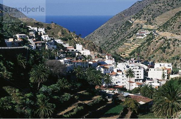 hoch oben Tal Dorf Ansicht Flachwinkelansicht Winkel Spanien