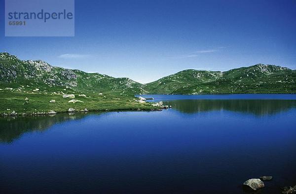 Berge in der Nähe von Lake  Aurland  Sogn Og Fjordane  Norwegen