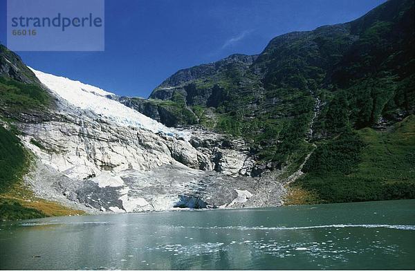 Lake in der Nähe von Bergen  Jostedalsbreen  Sogn Og Fjordane  Norwegen